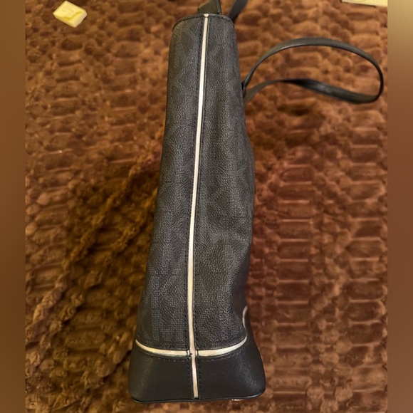 Michael Kors Large Black Leather Double Handle Tote Bag. - Picture 3 of 10